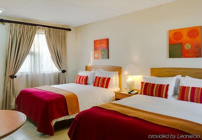 Protea Hotel By Marriott Polokwane Landmark מראה חיצוני תמונה