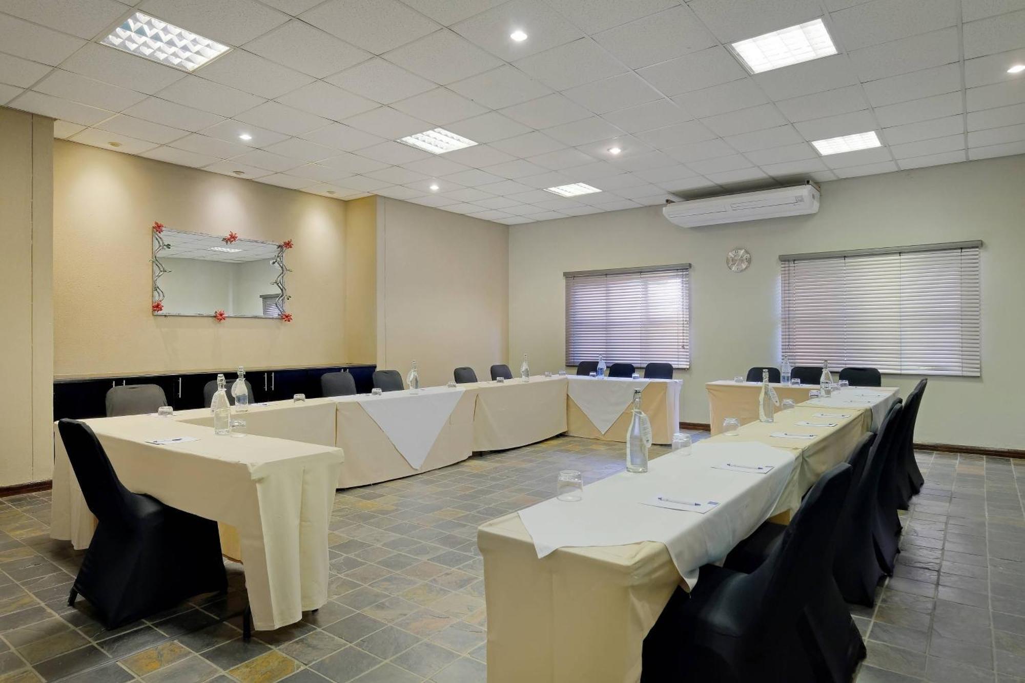 Protea Hotel By Marriott Polokwane Landmark מראה חיצוני תמונה